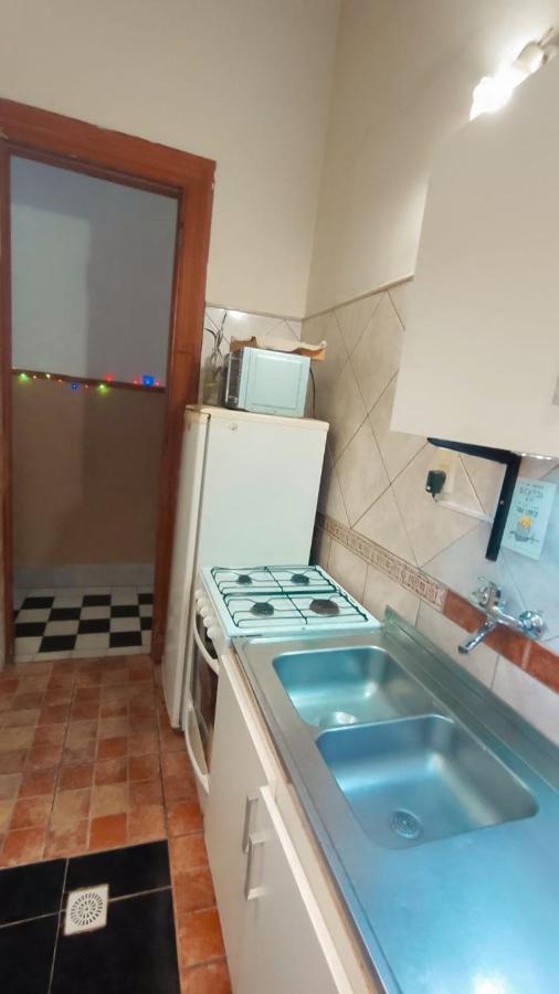 Hostal Dante Y Compañía