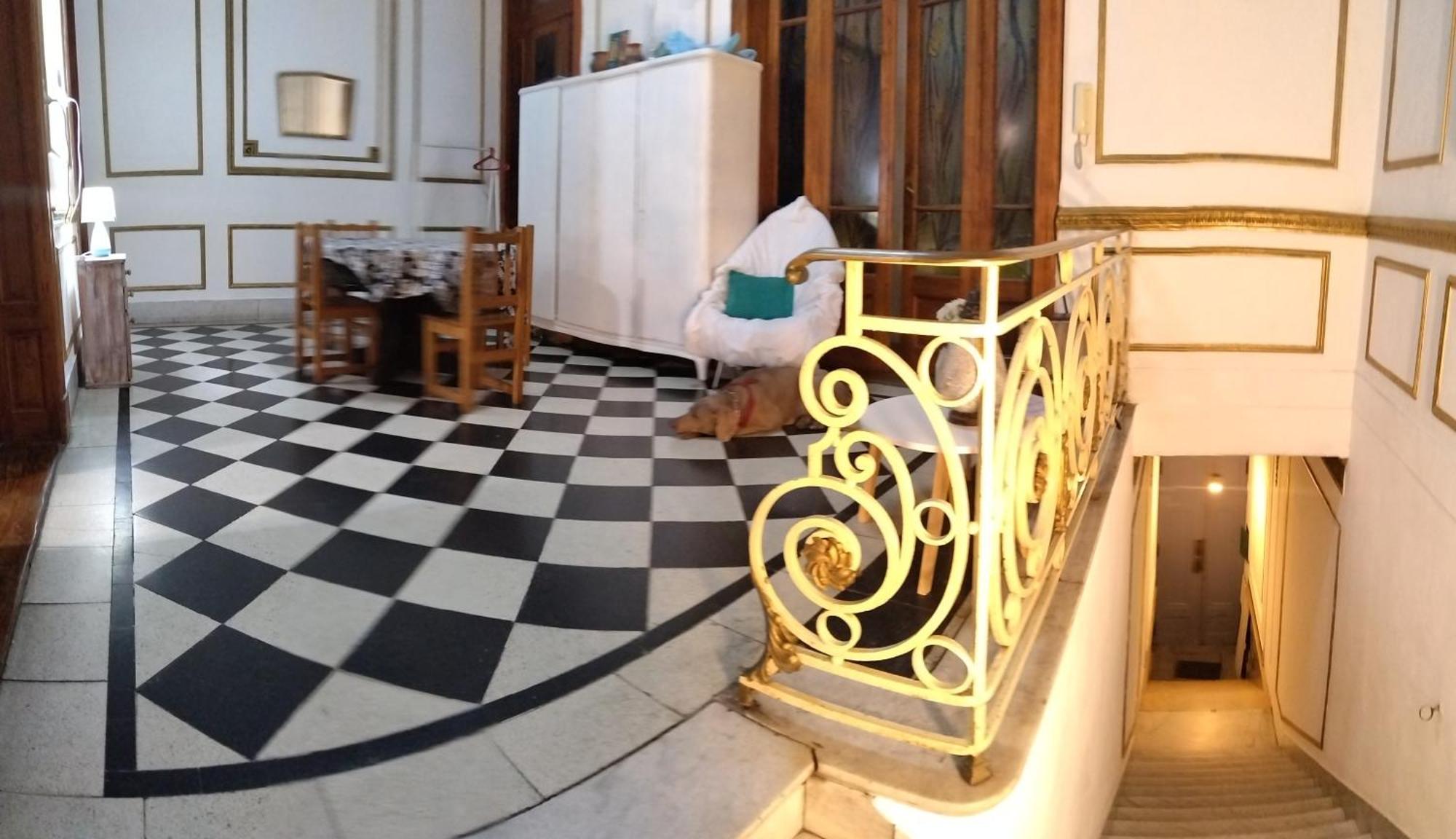 Hostal Dante Y Compañía *